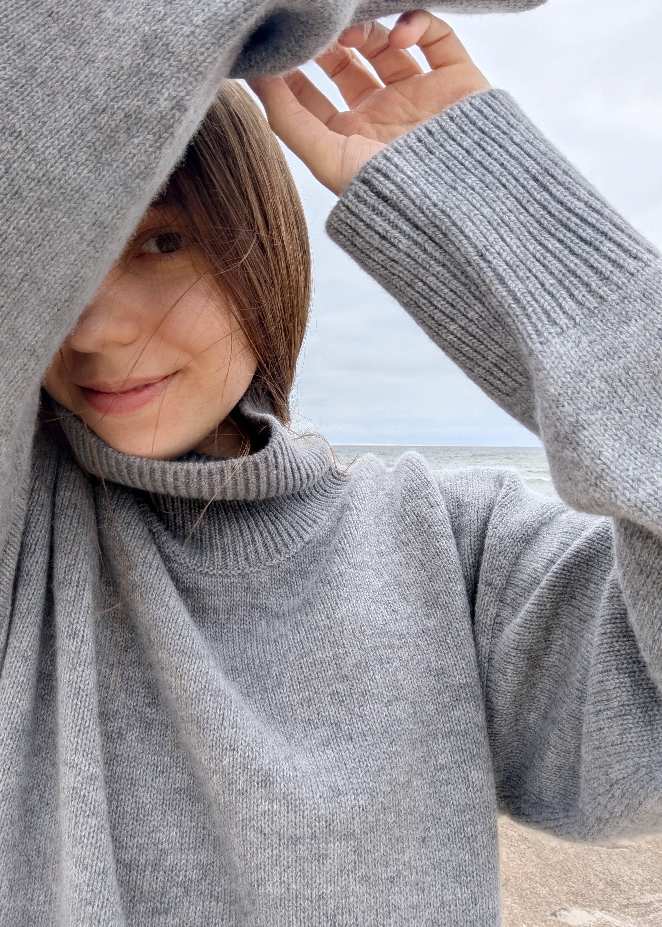 Light_gray oversized jumper