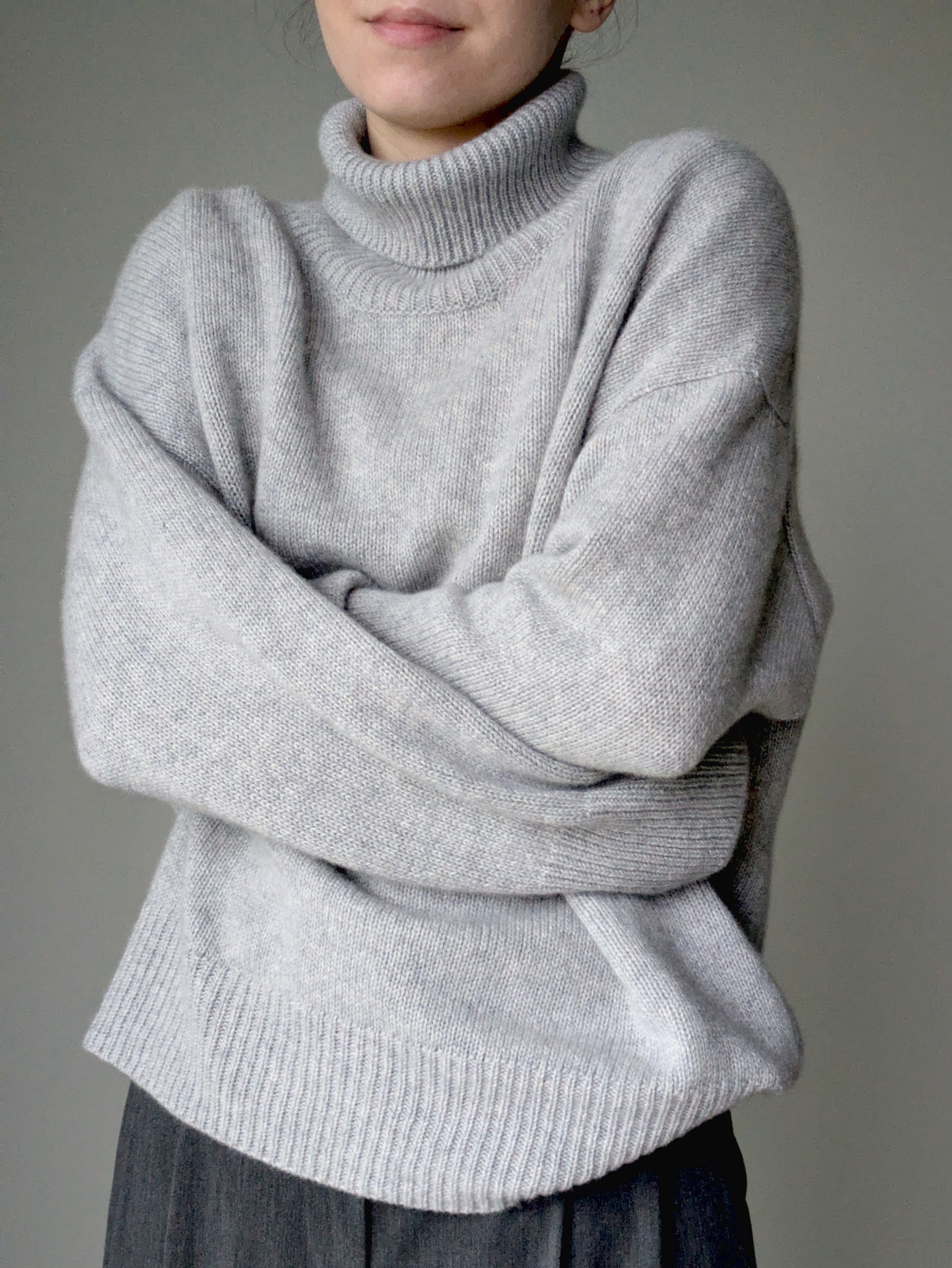 Pearl grey cashmere sweater women