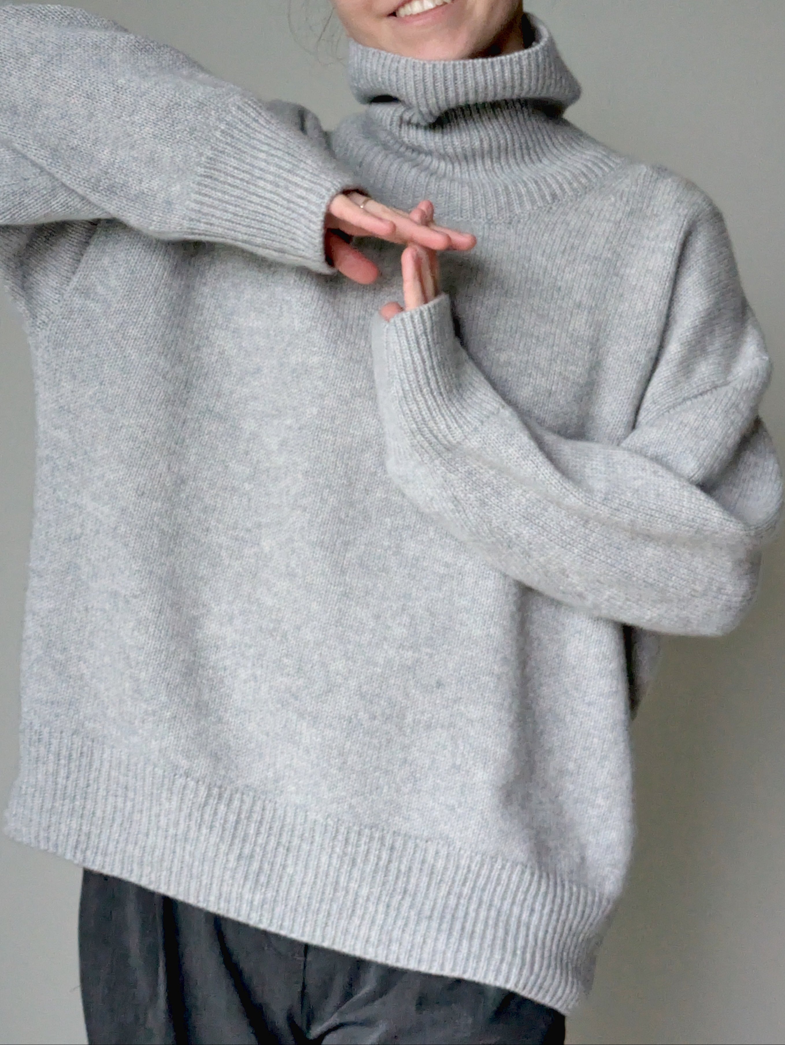 Pearl grey cashmere sweater women