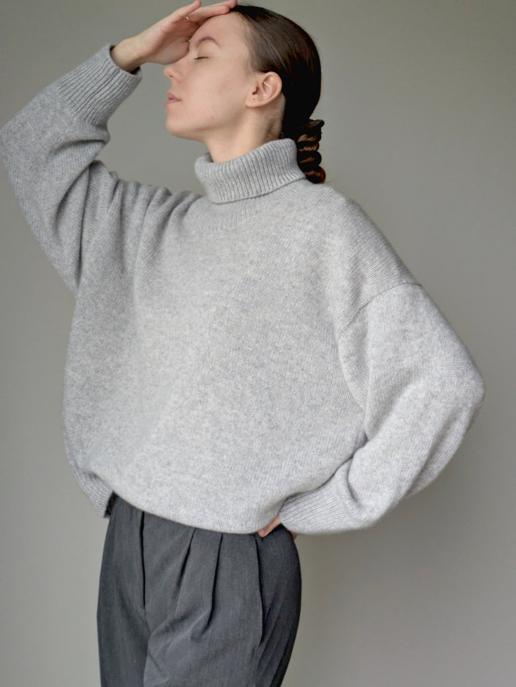 Pearl grey cashmere sweater women