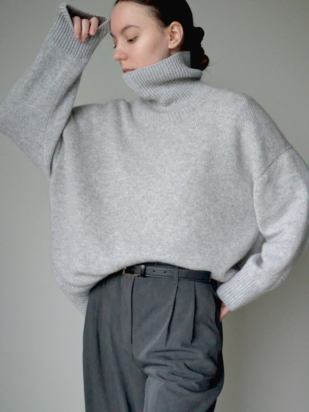 Pearl grey cashmere sweater women