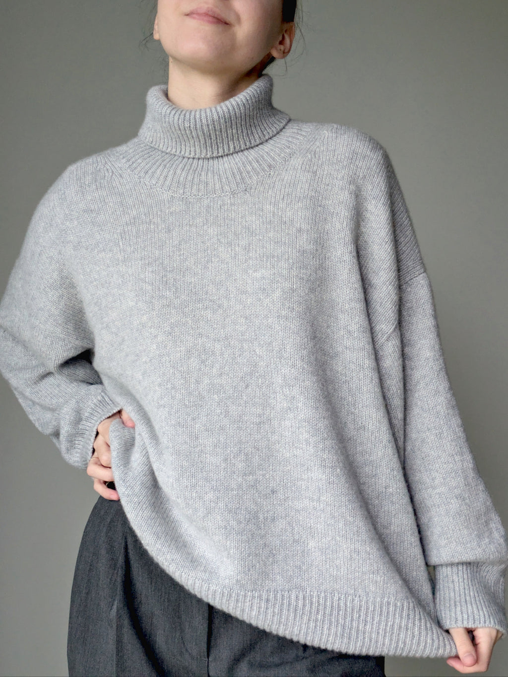Pearl grey cashmere sweater women