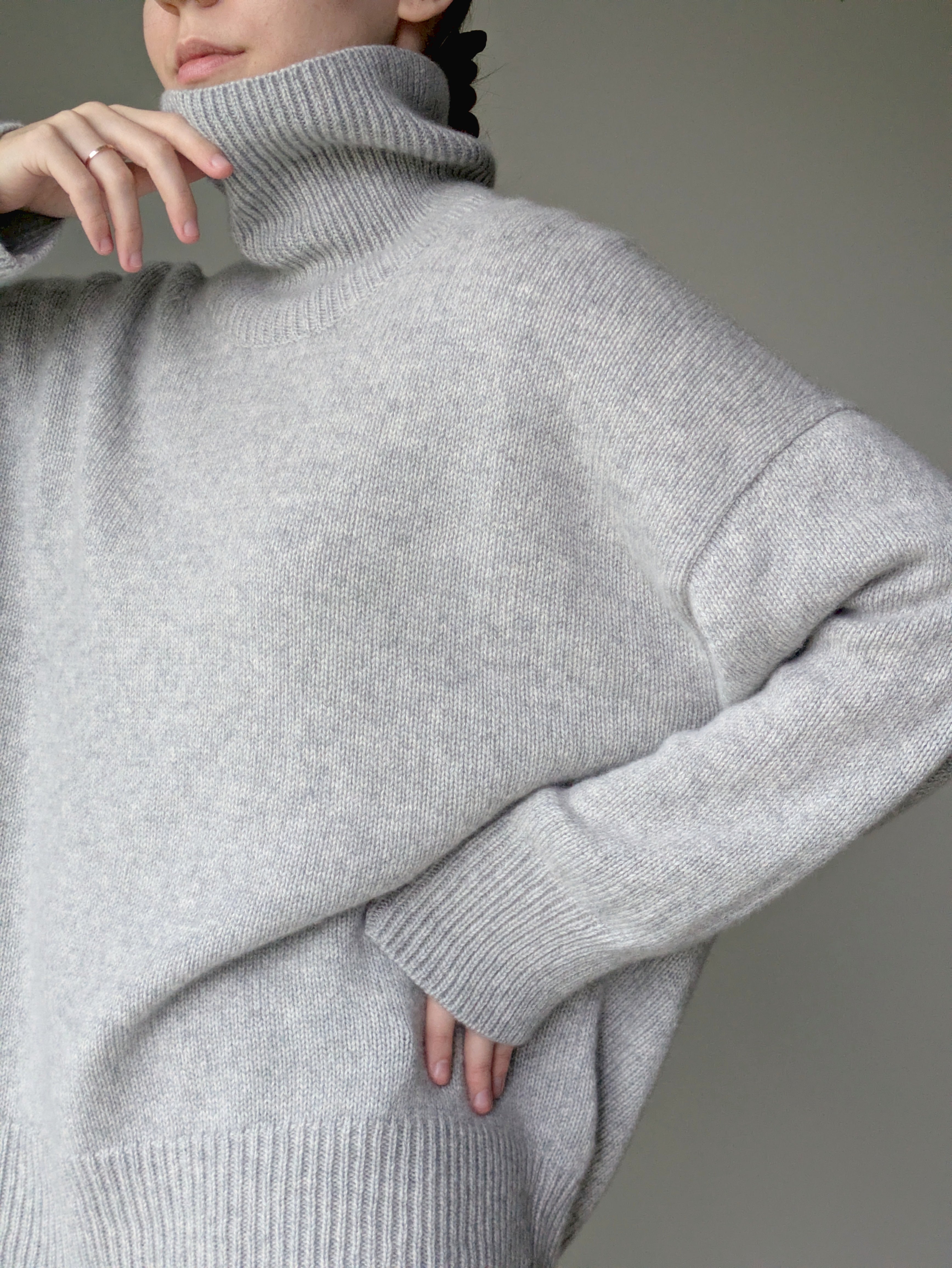Pearl grey cashmere sweater women