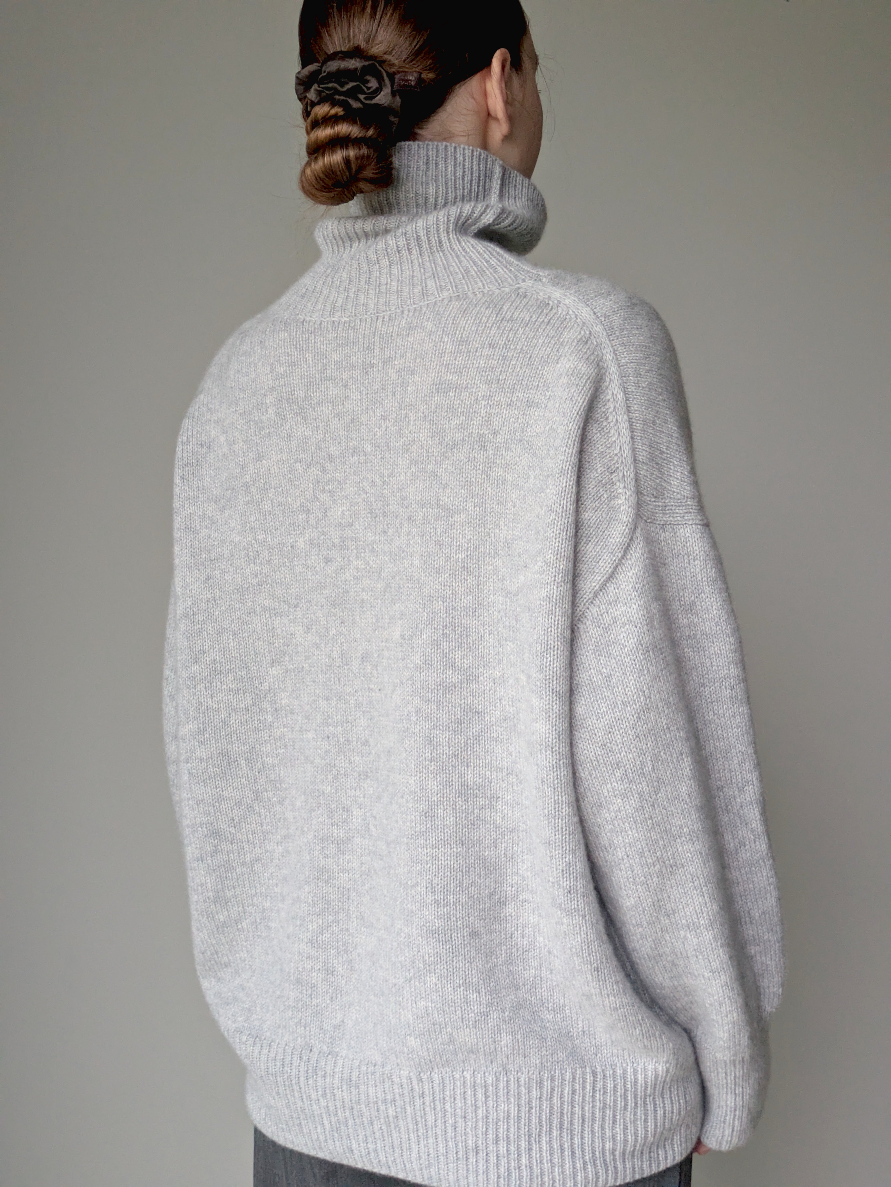 Pearl grey cashmere sweater women