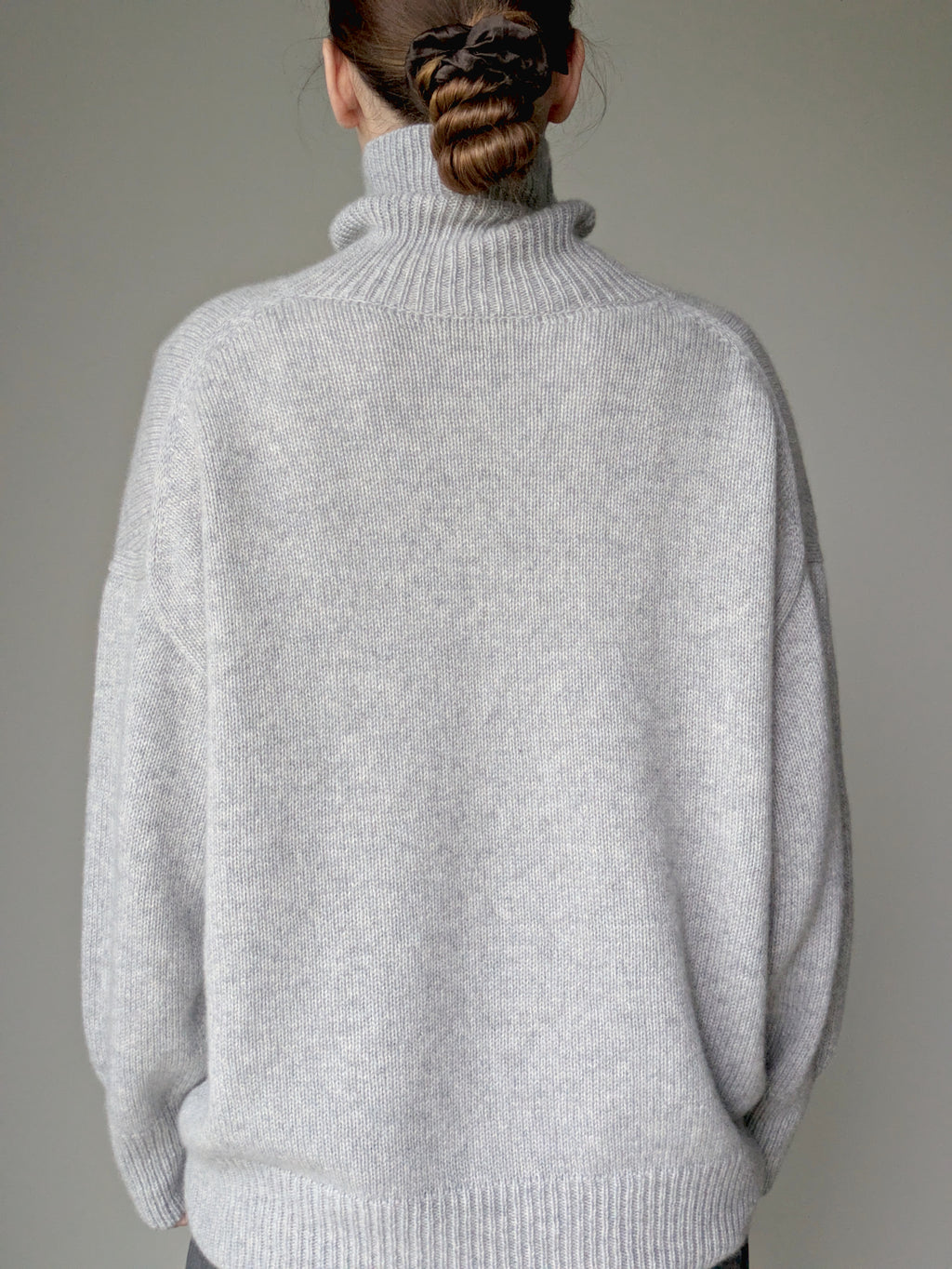 Pearl grey cashmere sweater women
